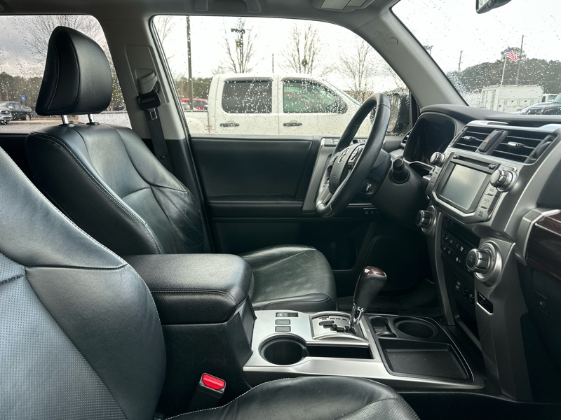 Toyota 4Runner RWD 4dr V6 SR5 Premium (Natl) 2016