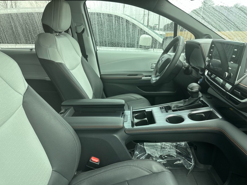 Toyota Sienna XSE FWD 7-Passenger (Natl) 2024