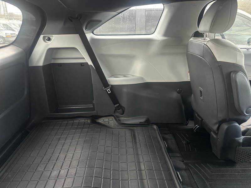 Toyota Sienna XSE FWD 7-Passenger (Natl) 2024