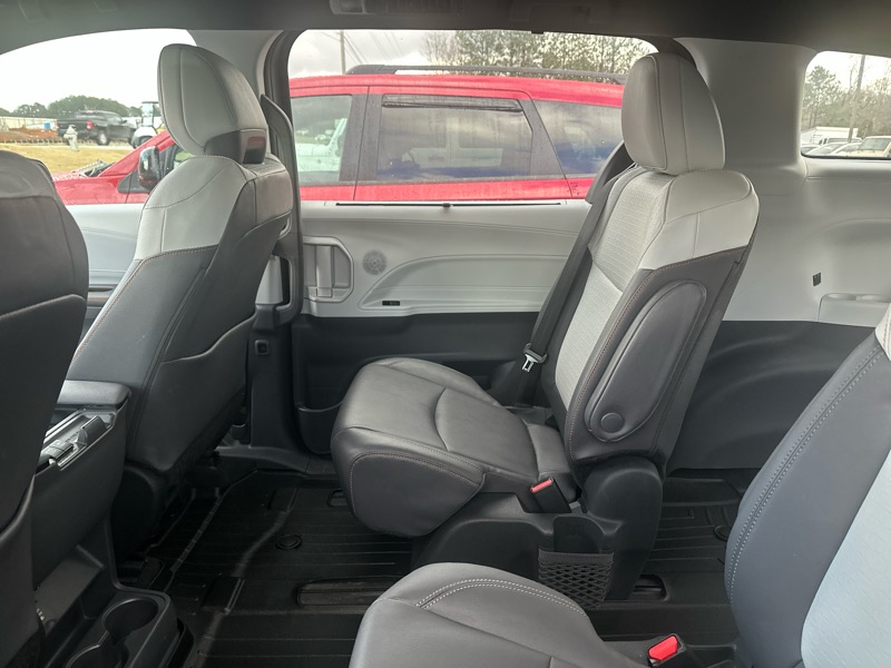 Toyota Sienna XSE FWD 7-Passenger (Natl) 2024