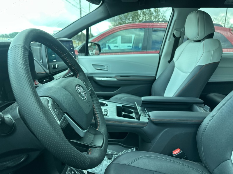 Toyota Sienna XSE FWD 7-Passenger (Natl) 2024