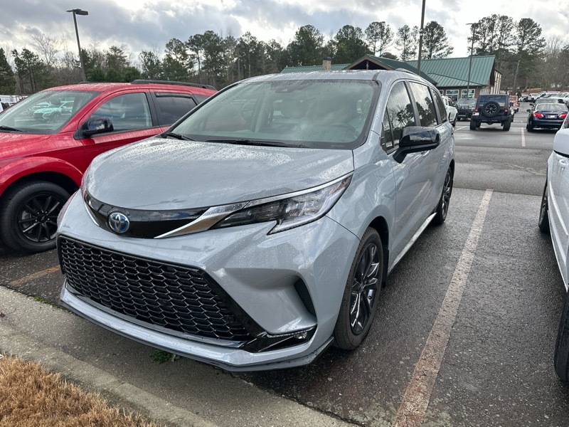 Toyota Sienna XSE FWD 7-Passenger (Natl) 2024