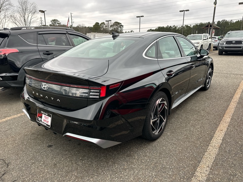 Hyundai Sonata SEL 2.5L FWD 2024