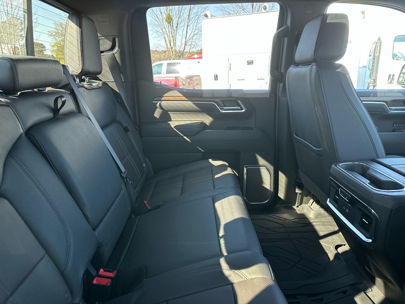 Chevrolet Silverado 1500 4WD Crew Cab 147" High Country 2025