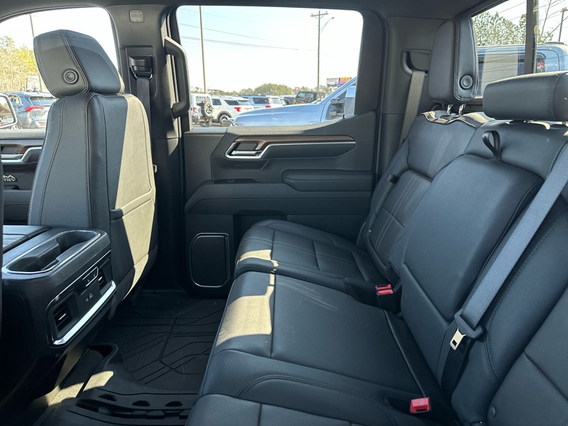 Chevrolet Silverado 1500 4WD Crew Cab 147" High Country 2025