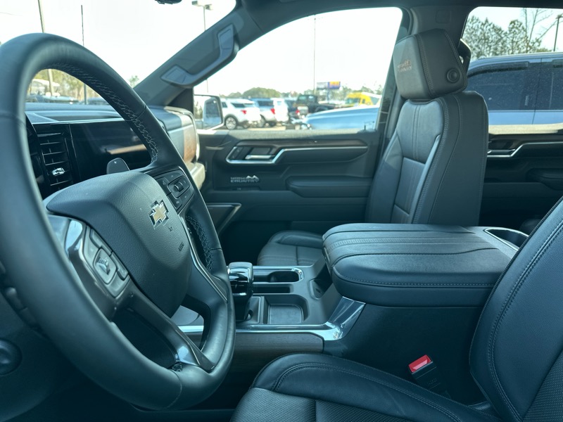 Chevrolet Silverado 1500 4WD Crew Cab 147" High Country 2025