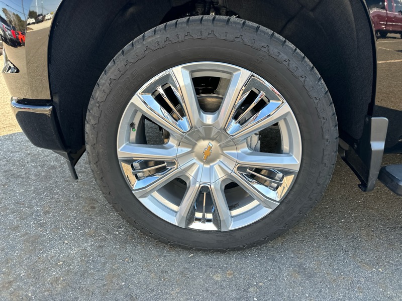 Chevrolet Silverado 1500 4WD Crew Cab 147" High Country 2025
