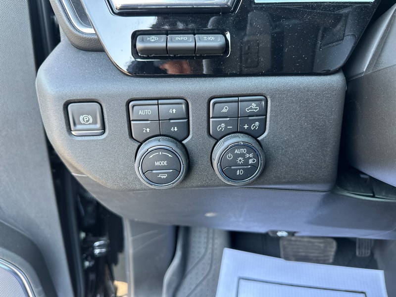 Chevrolet Silverado 1500 4WD Crew Cab 147" High Country 2025