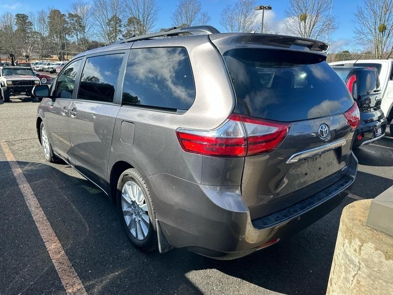 Toyota Sienna Limited 2017