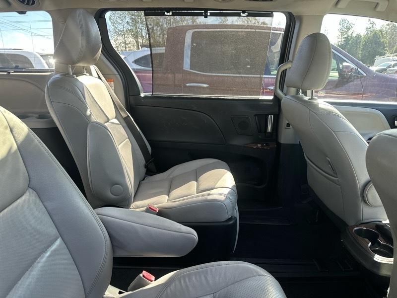 Toyota Sienna Limited 2017