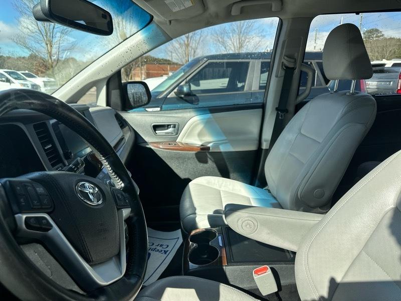 Toyota Sienna Limited 2017