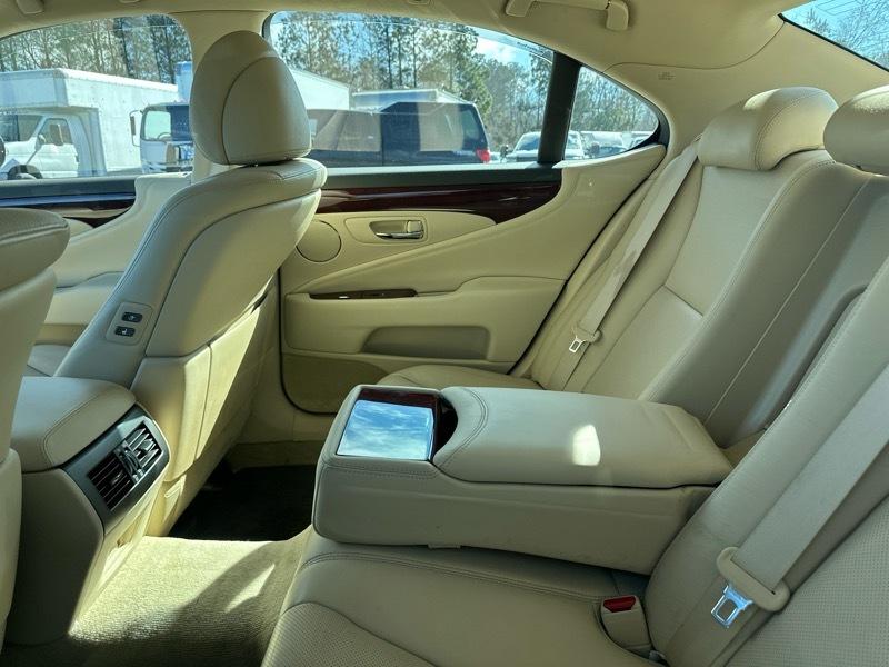 Lexus LS 460 4dr Sdn AWD 2011