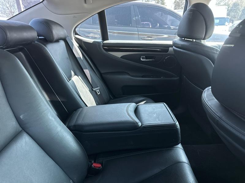 Lexus LS 460 4dr Sdn RWD 2014