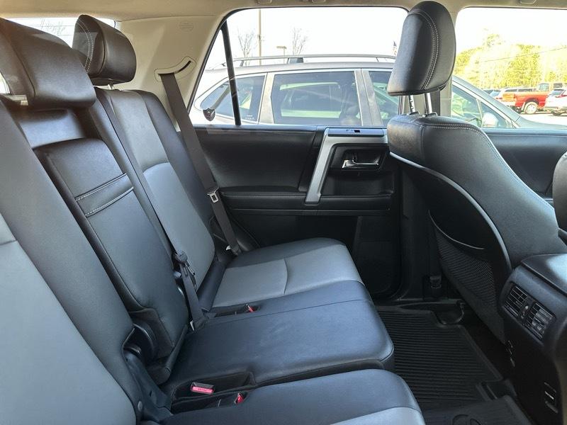 Toyota 4Runner TRD Off Road Premium 4WD (Natl) 2018