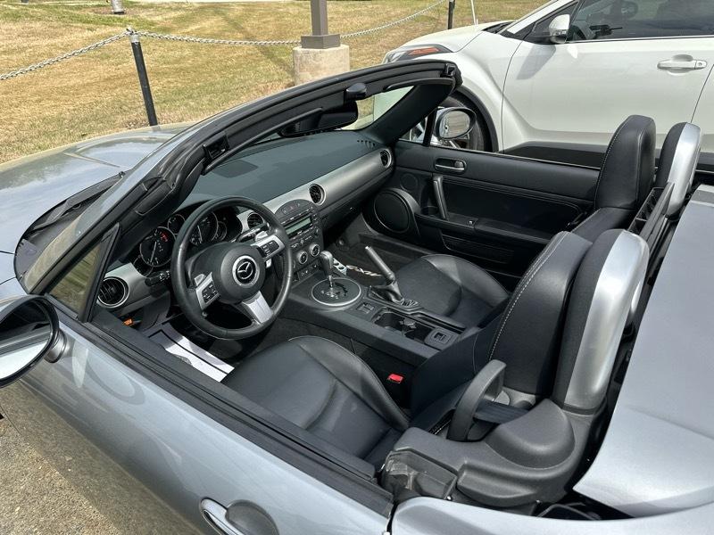 Mazda MX-5 Miata 2dr Conv Hard Top Auto Grand Touring 2012