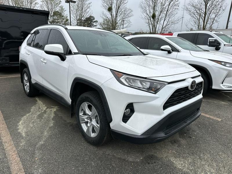 Toyota RAV4 XLE FWD (Natl) 2021