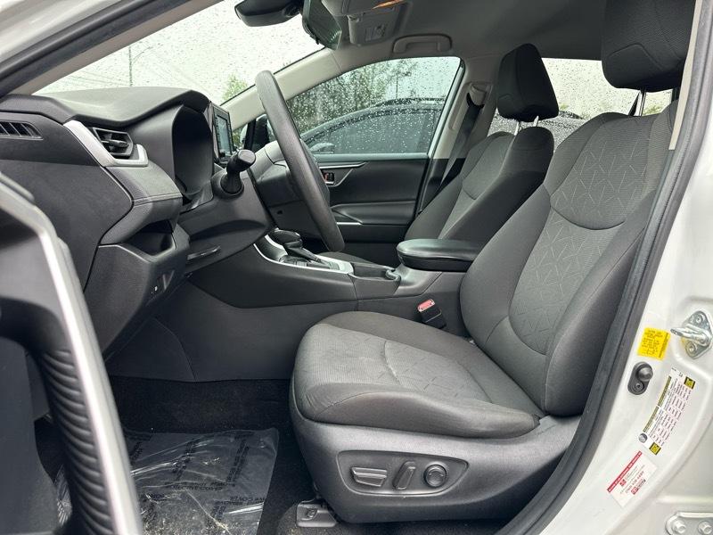 Toyota RAV4 XLE FWD (Natl) 2021