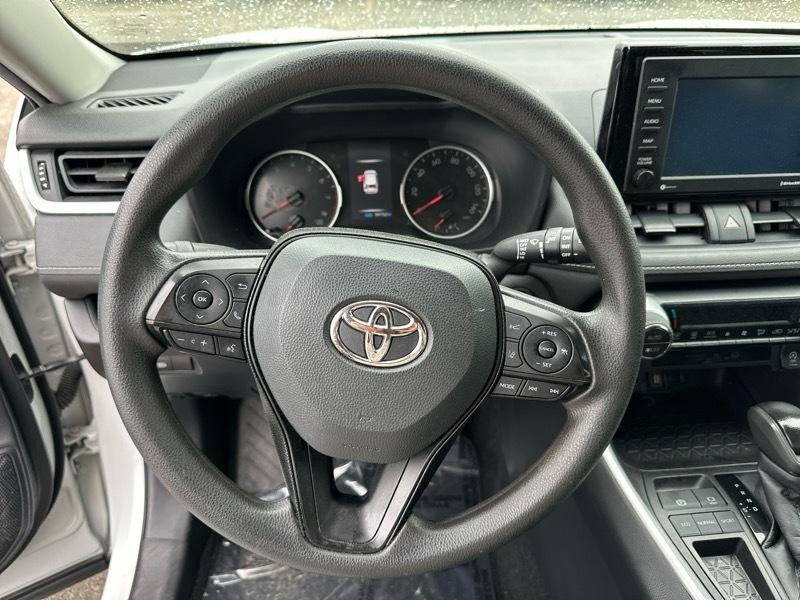 Toyota RAV4 XLE FWD (Natl) 2021