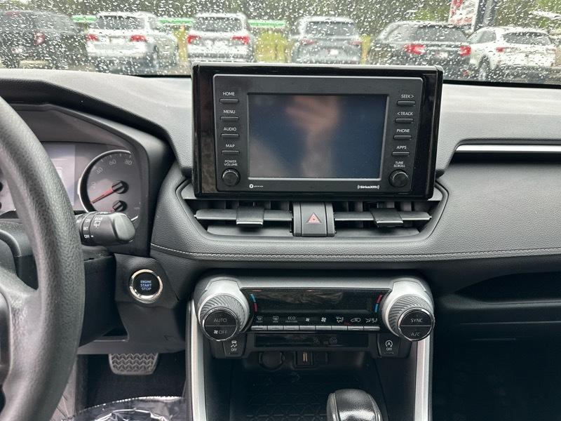 Toyota RAV4 XLE FWD (Natl) 2021