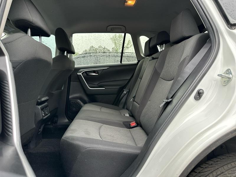 Toyota RAV4 XLE FWD (Natl) 2021