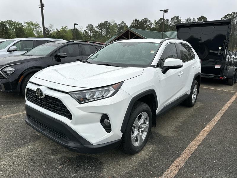 Toyota RAV4 XLE FWD (Natl) 2021