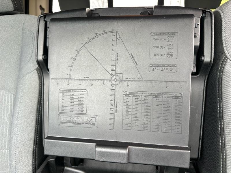 RAM 2500 Big Horn 4x4 Crew Cab 6'4" Box 2019