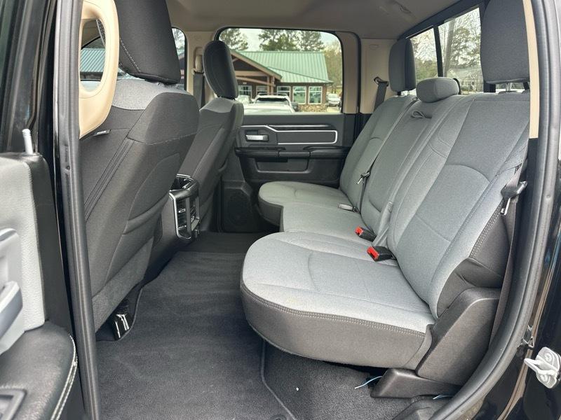 RAM 2500 Big Horn 4x4 Crew Cab 6'4" Box 2019