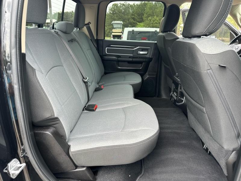 RAM 2500 Big Horn 4x4 Crew Cab 6'4" Box 2019