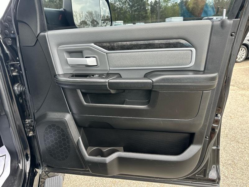 RAM 2500 Big Horn 4x4 Crew Cab 6'4" Box 2019