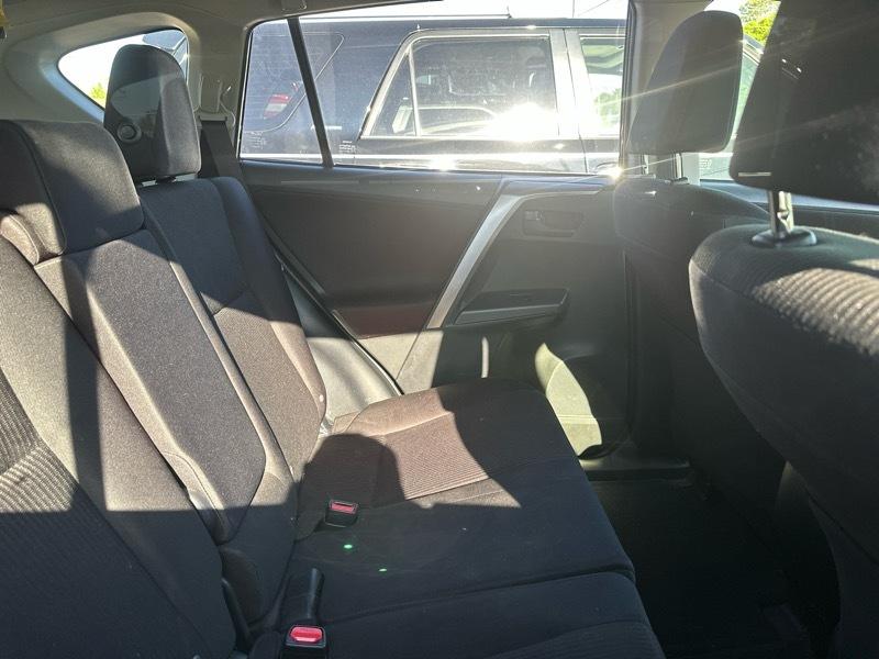 Toyota RAV4 LE FWD (Natl) 2018