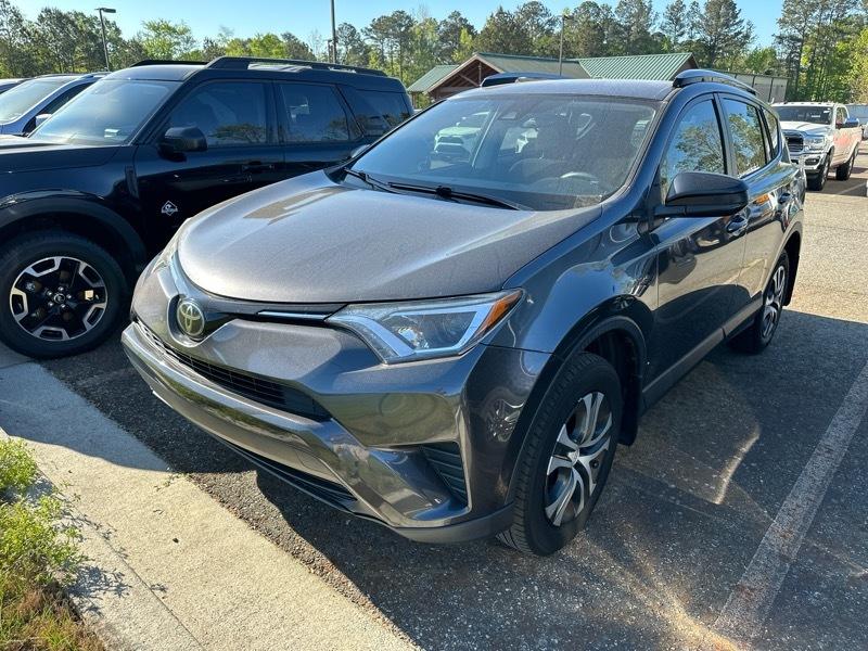 Toyota RAV4 LE FWD (Natl) 2018