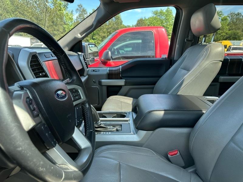 Ford F-150 2WD SuperCrew 139" Lariat 2017