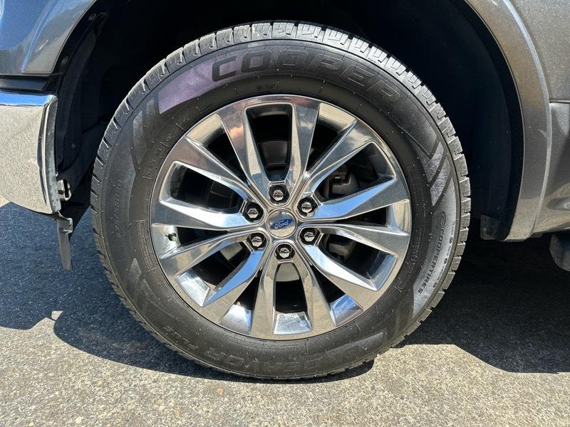 Ford F-150 2WD SuperCrew 139" Lariat 2017