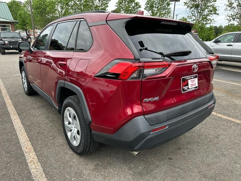 Toyota RAV4 LE FWD (Natl) 2019