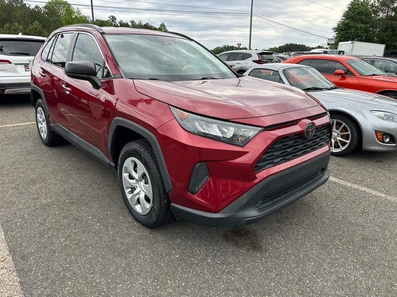 Toyota RAV4 LE FWD (Natl) 2019