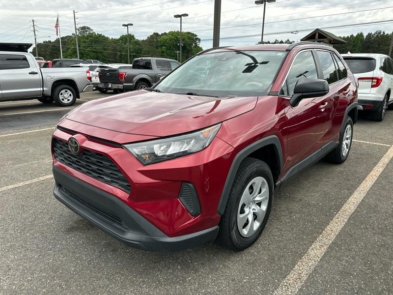 Toyota RAV4 LE FWD (Natl) 2019