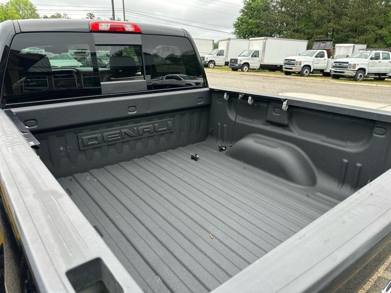 GMC Sierra 1500 4WD Crew Cab 143.5" Denali 2017
