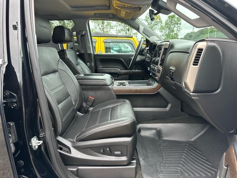 GMC Sierra 1500 4WD Crew Cab 143.5" Denali 2017