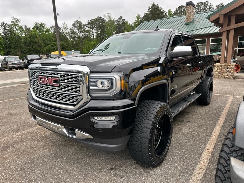 GMC Sierra 1500 4WD Crew Cab 143.5" Denali 2017