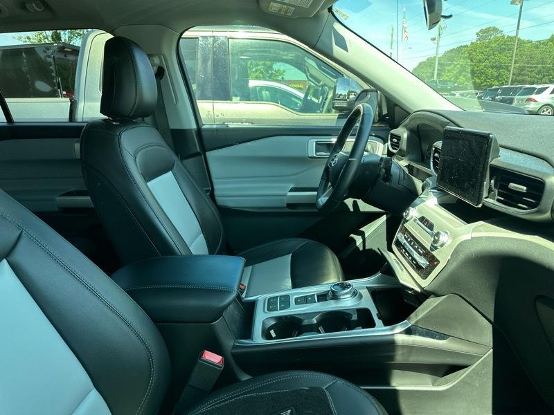 Ford Explorer XLT RWD 2024