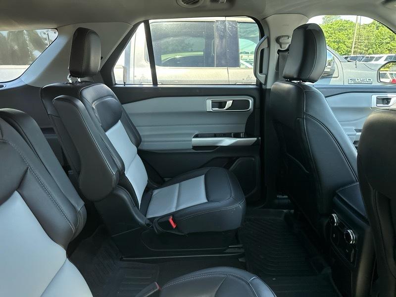 Ford Explorer XLT RWD 2024