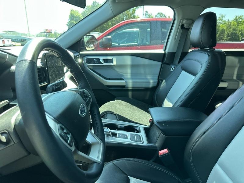 Ford Explorer XLT RWD 2024