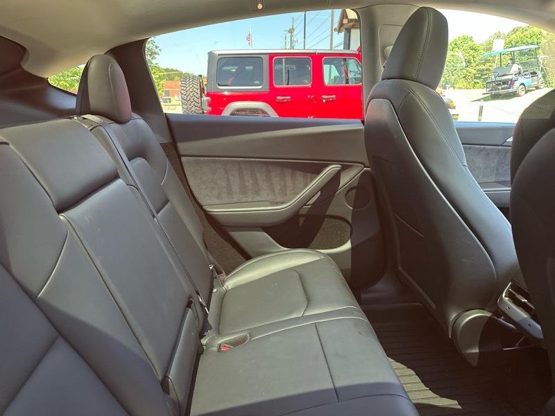 Tesla Model Y Long Range RWD *Ltd Avail* 2025