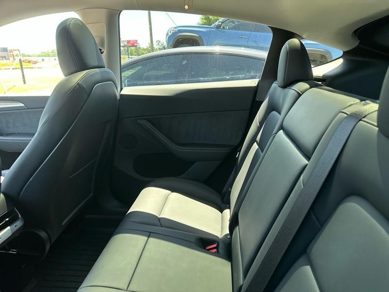 Tesla Model Y Long Range RWD *Ltd Avail* 2025