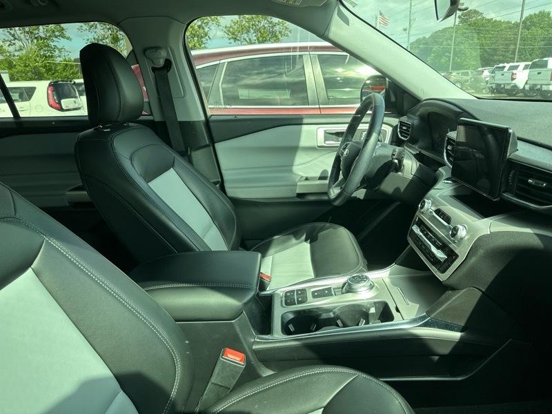 Ford Explorer XLT RWD 2024
