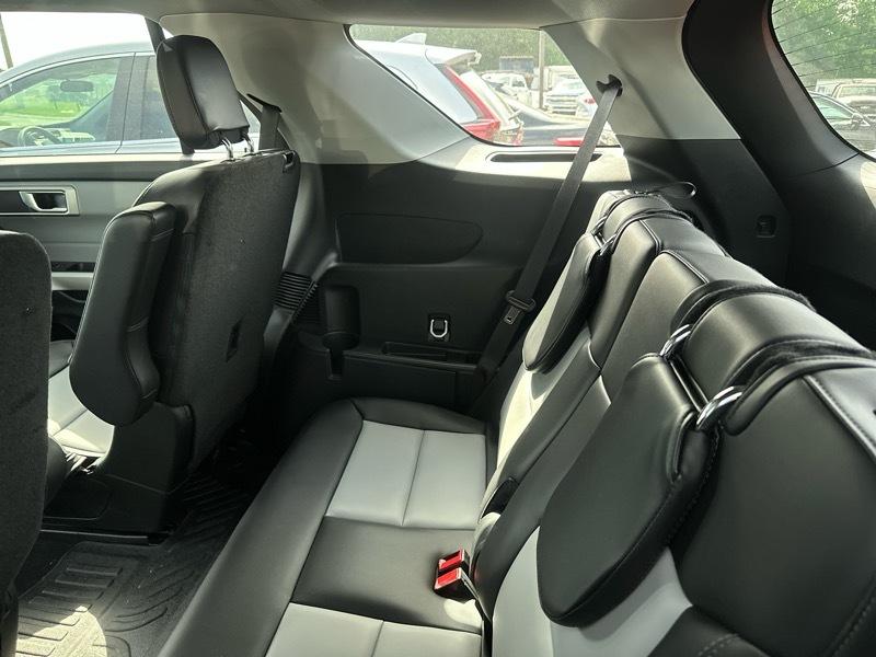 Ford Explorer XLT RWD 2024