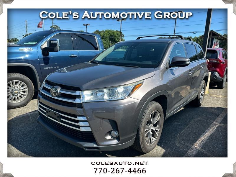 Toyota Highlander LE V6 FWD (Natl) 2019
