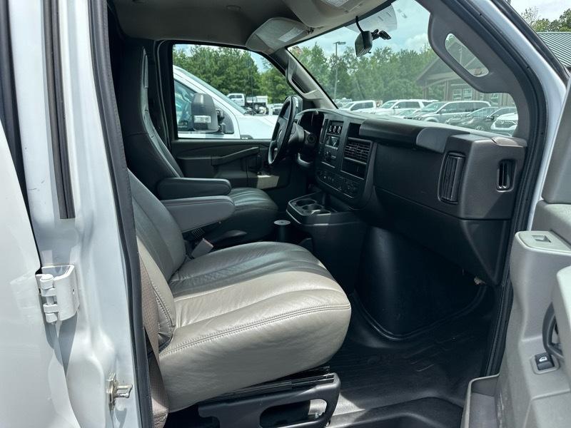 GMC Savana Cargo Van RWD 2500 155" 2023