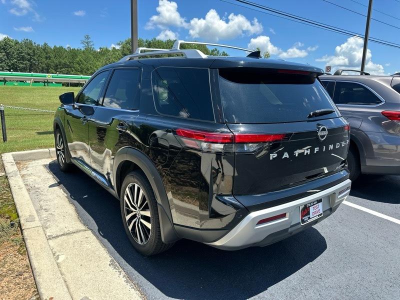 Nissan Pathfinder Platinum 2WD 2024