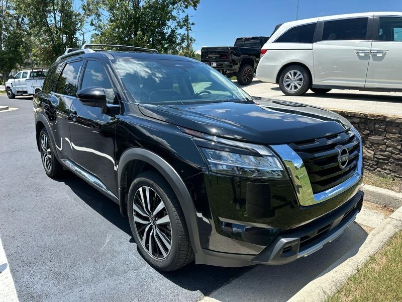 Nissan Pathfinder Platinum 2WD 2024